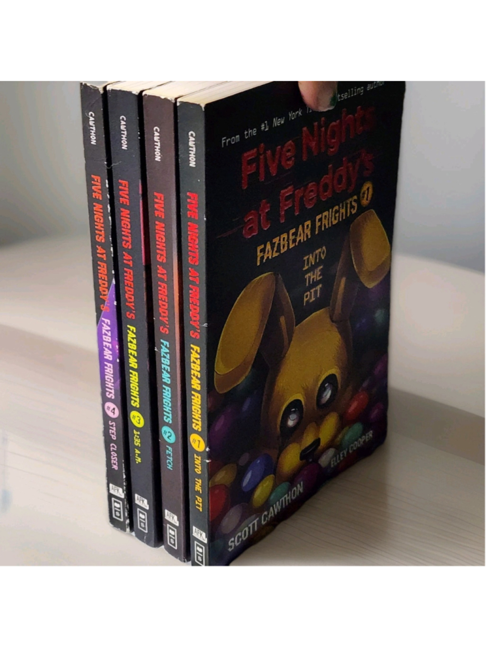 FNAF FIVE NIGHTS AT FREDDY'S Fazbear Frights Books 1-4 Scott Cawthon SC
